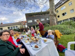 Mehr über den Artikel erfahren Nachklang | Familien-Frühstücks-Mitbring-Gottesdienst im Veedel