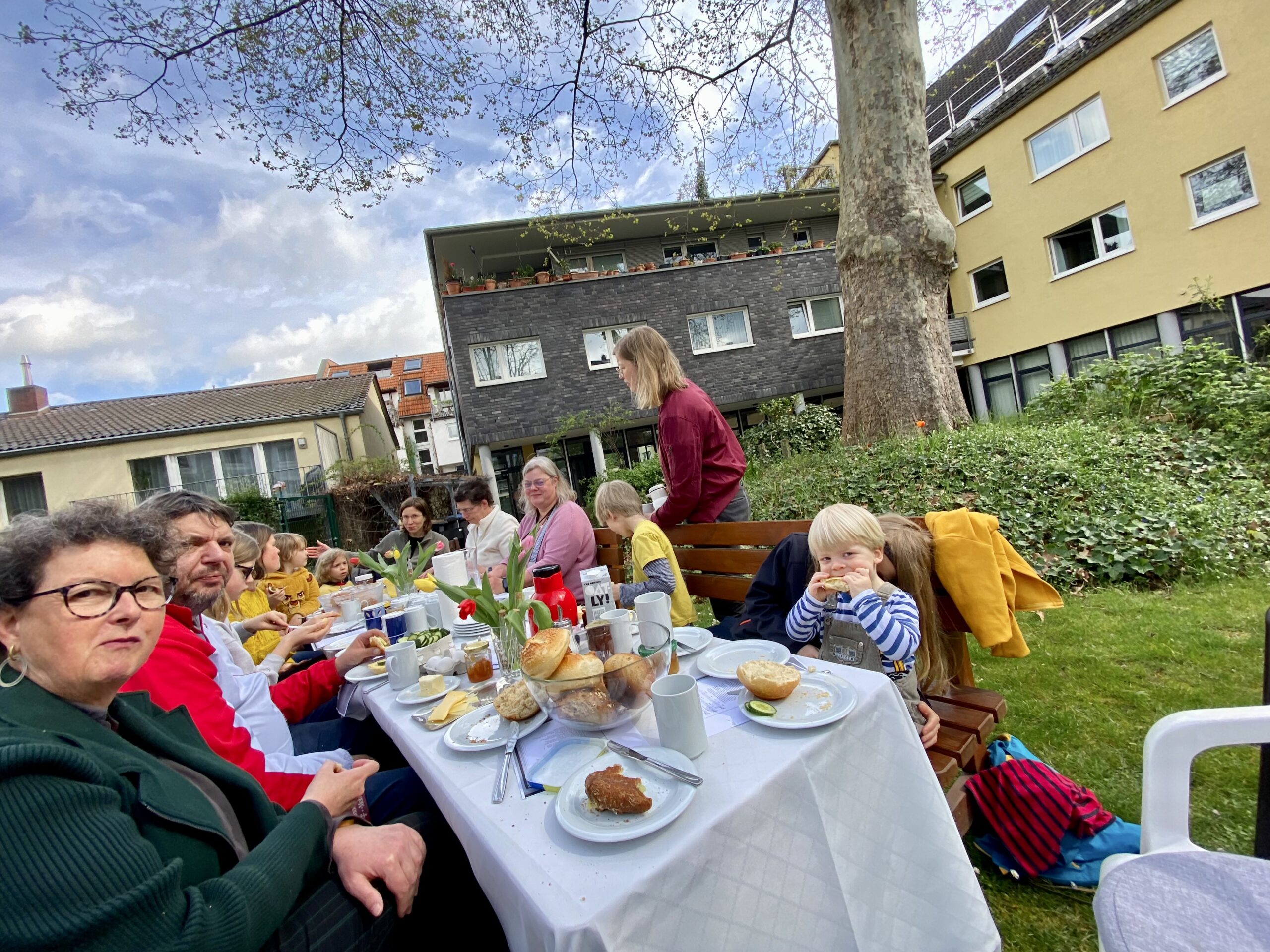 Mehr über den Artikel erfahren Nachklang | Familien-Frühstücks-Mitbring-Gottesdienst im Veedel