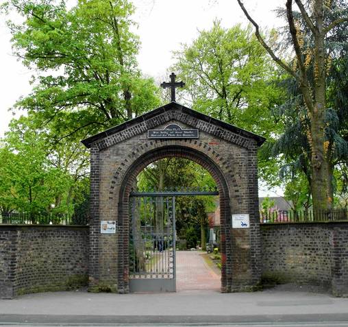 Ev. Friedhof Köln-Mülheim Eingang