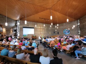 Mehr über den Artikel erfahren Einladung | Wiedersehen-Gottesdienst + Gemeindefest | Sonntag, 25.08.2024 | 11:30 Uhr Kreuzkirche Buchheim + Garten